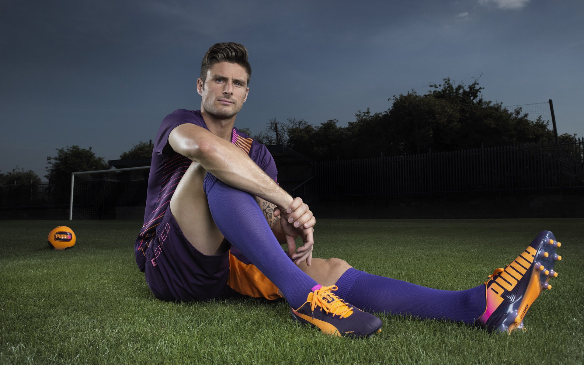 JiuyouAPP下载-在2021年季后赛第二轮，库里爆发36分，投中7个三分，带领勇士晋级！